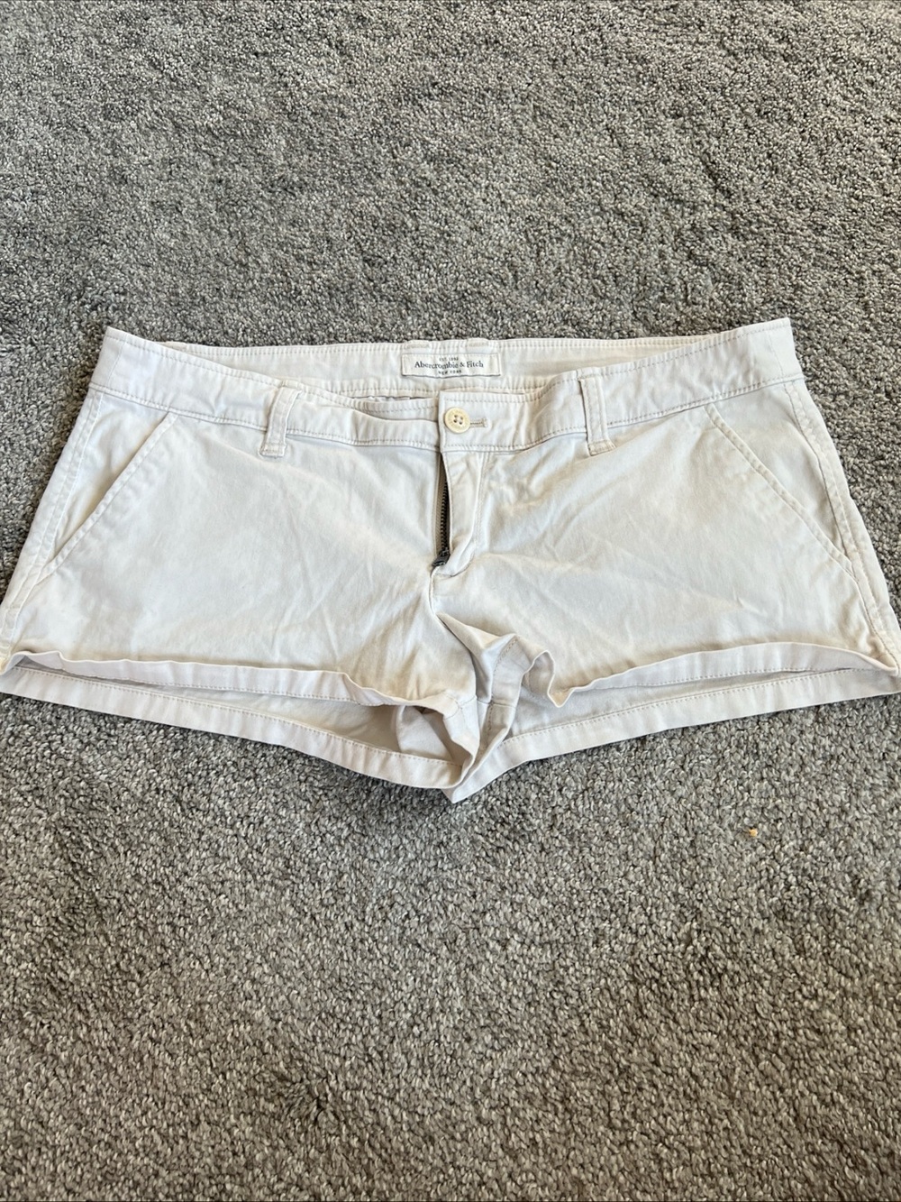 Abercrombie & Fitch Light Cream Cotton Shorts